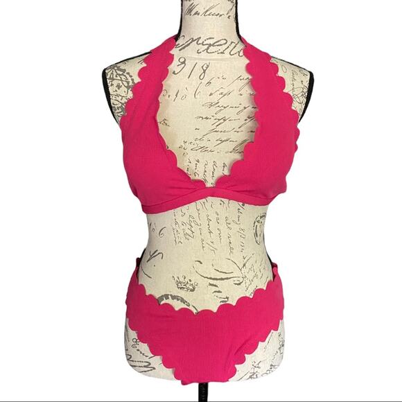 Pink Scalloped 2 Piece Bikini Size Medium NEW - Picture 1 of 2